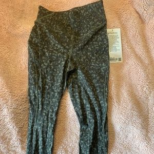 Lululemon base pace 23" leggings green camo print NEW WITH TAGS